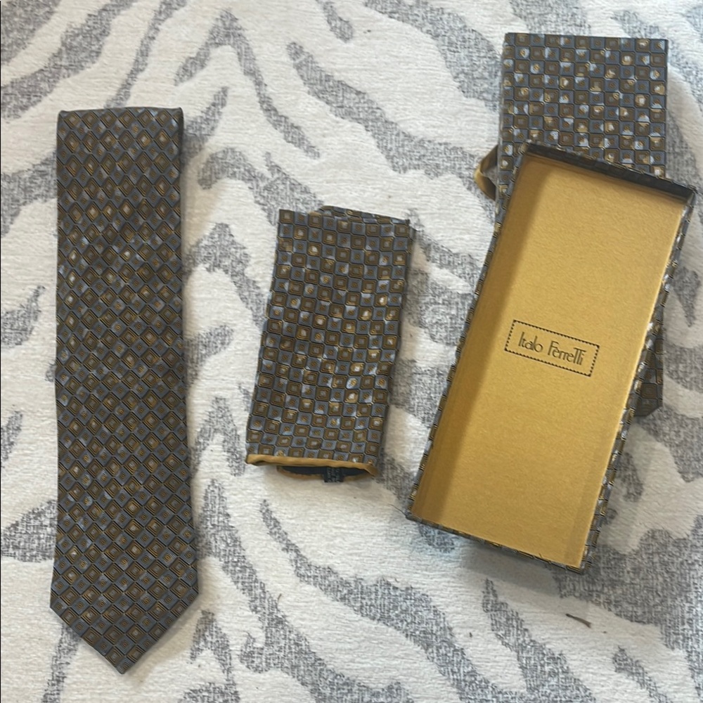 Luxurious Premium Italian Gold and Gray Necktie Set with Handkerchief